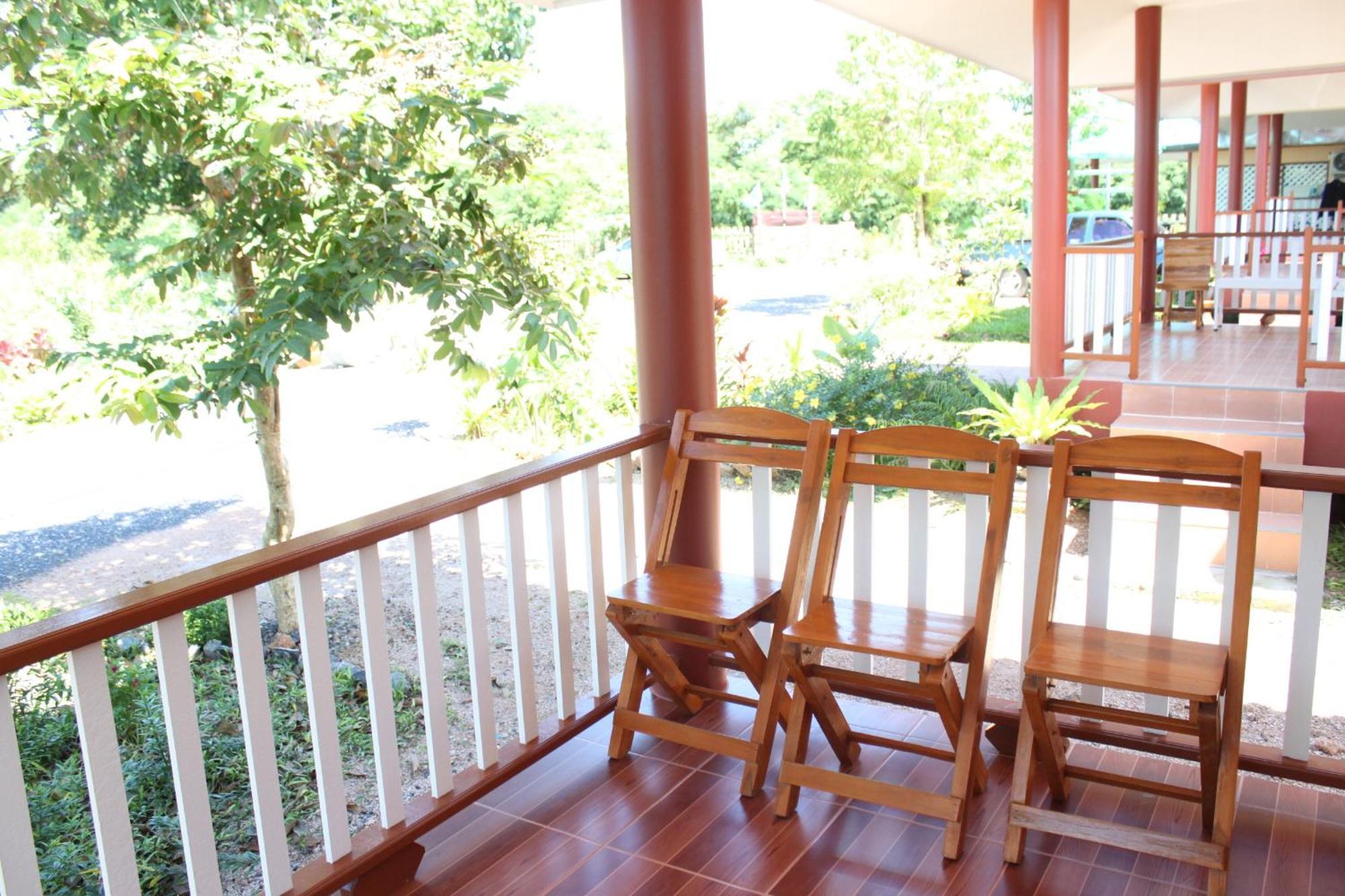 Lam-Tong Resort Don Sak Eksteriør bilde